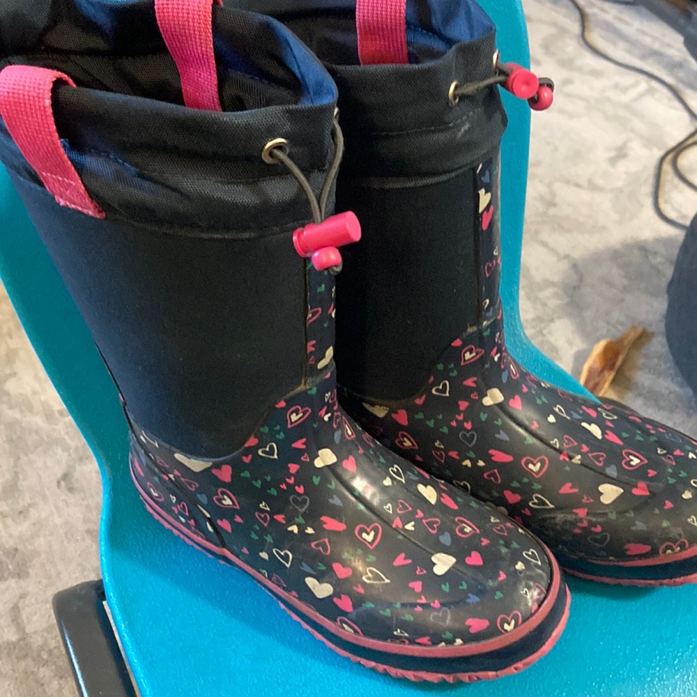 Cougar heart snow boots